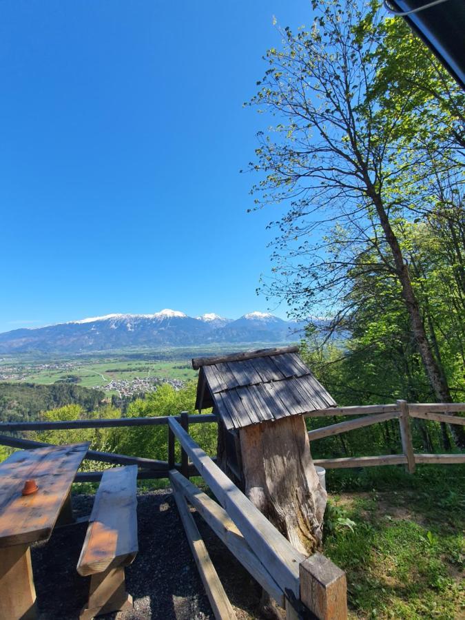 Koca Na Talezu Bed & Breakfast Ribno Exterior photo